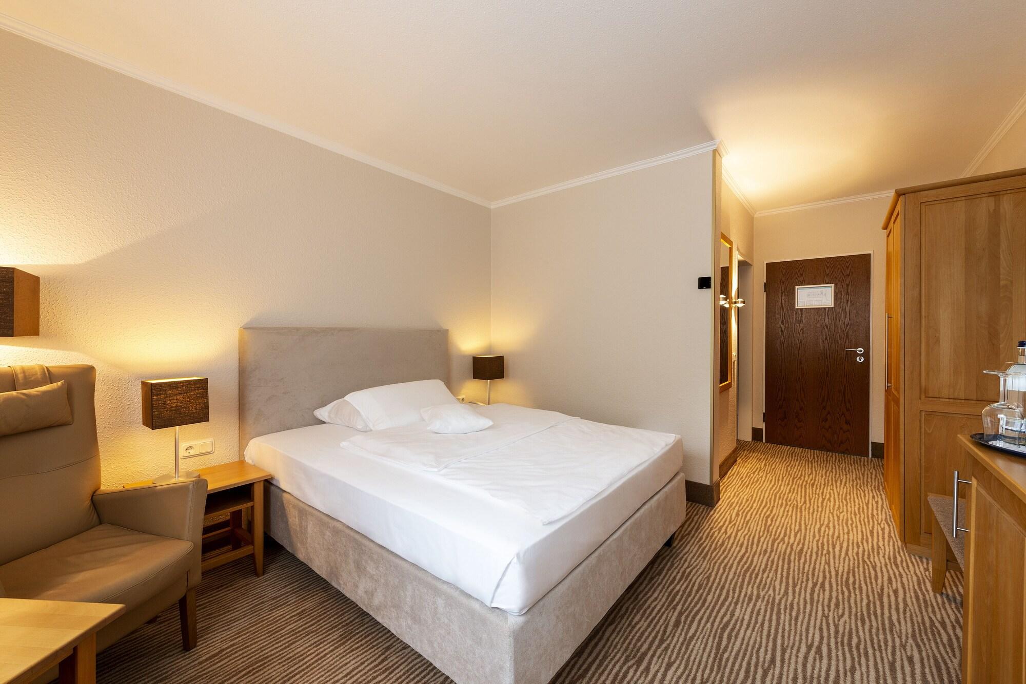 Hotel Munte Am Stadtwald Бремен Экстерьер фото