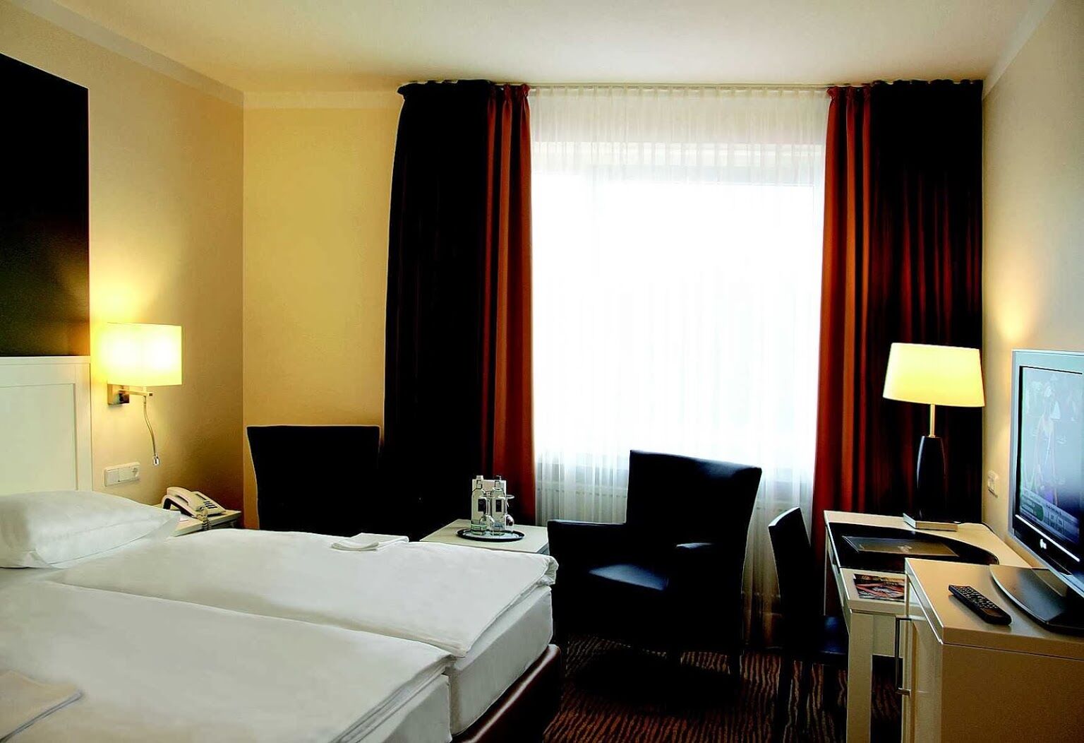 Hotel Munte Am Stadtwald Бремен Экстерьер фото